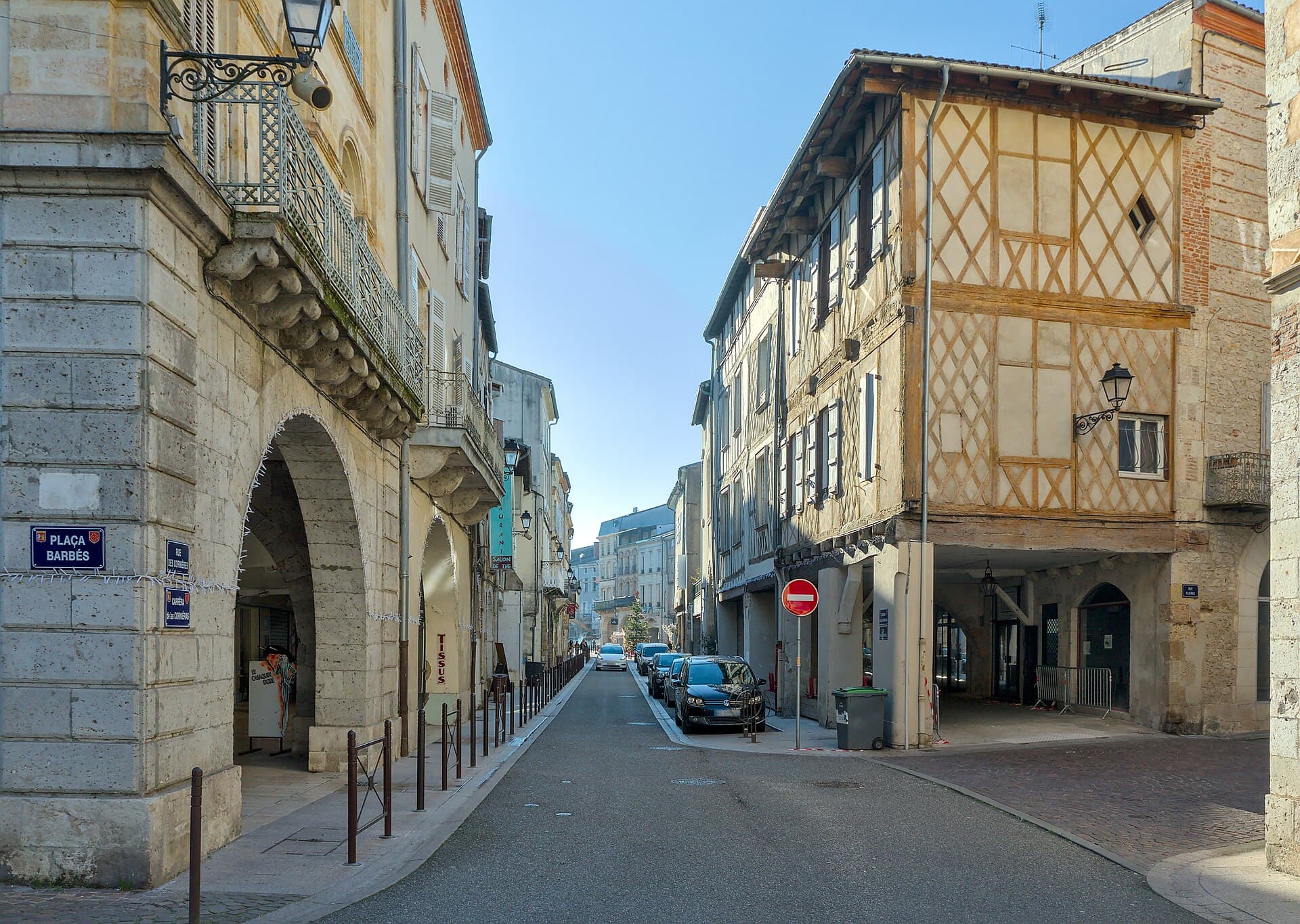 Airbnb Market in Agen in June 2026: 469 Listings Analyzed