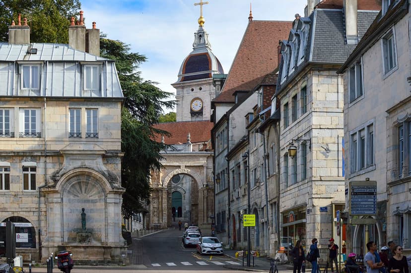 Marché Airbnb à Besançon en juin 2026 : 861 annonces analysées