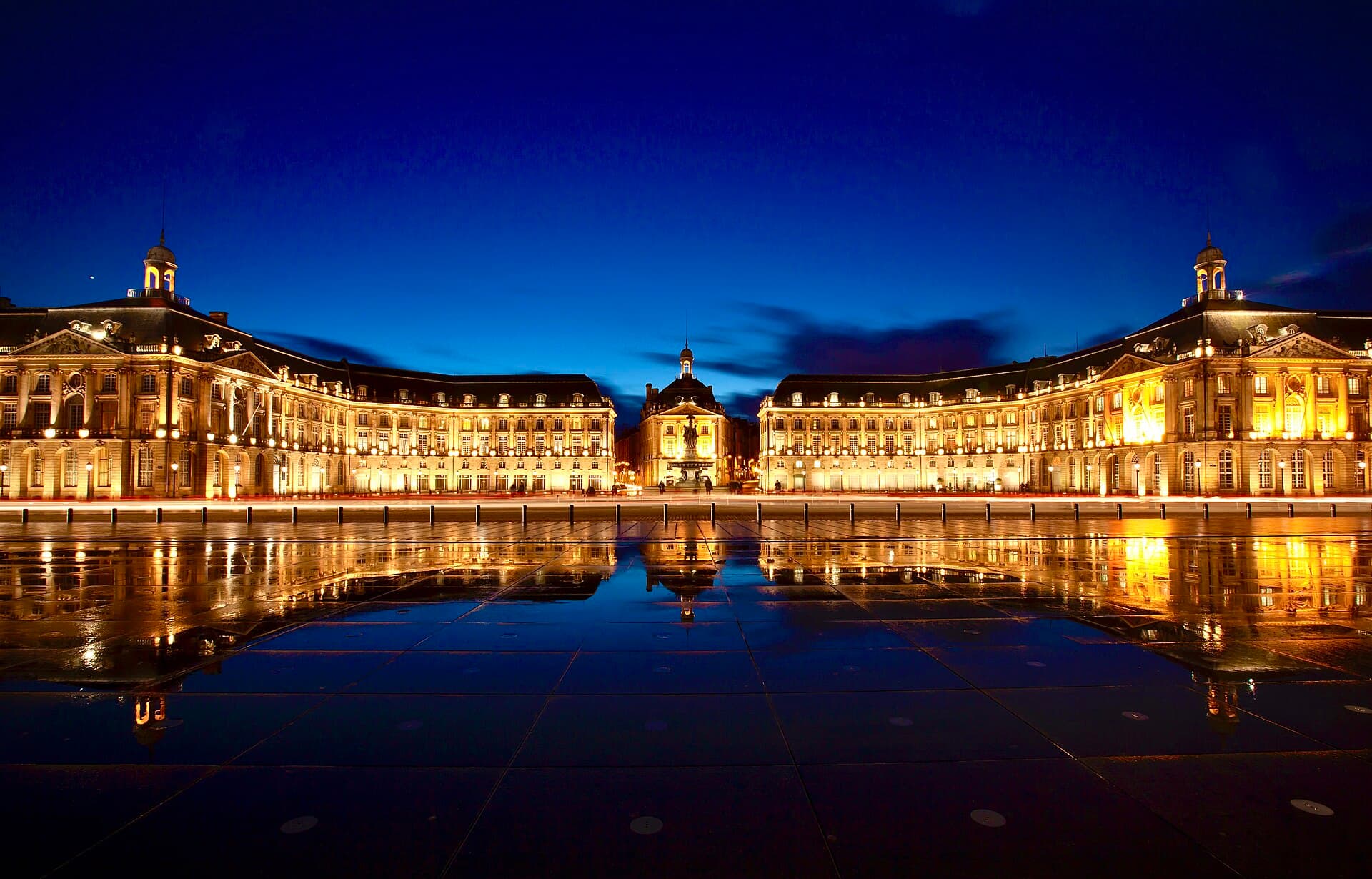 Airbnb Market in Bordeaux in June 2026: 4,615 Listings Analyzed