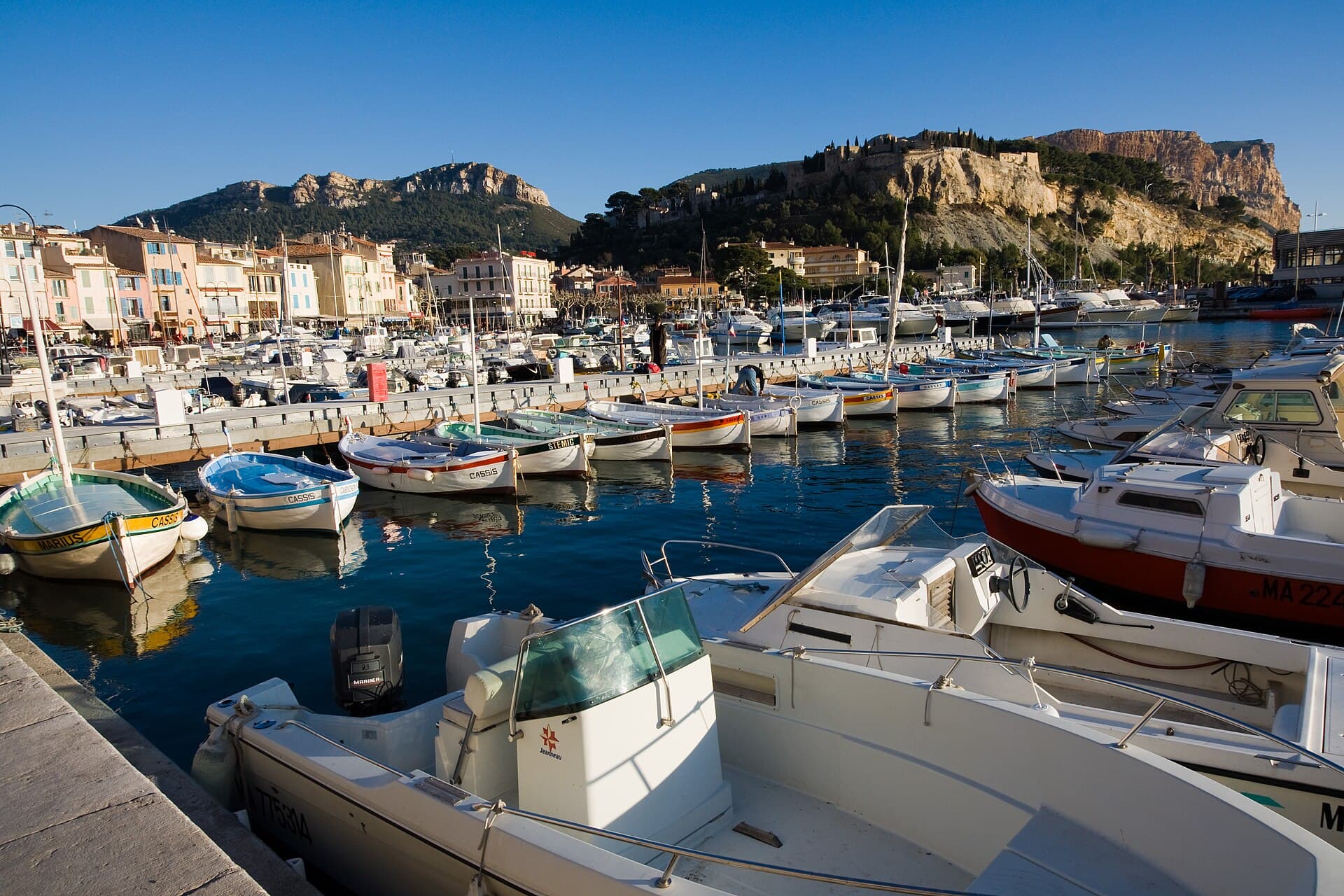 Airbnb Market in Cassis in June 2026: 764 Listings Analyzed