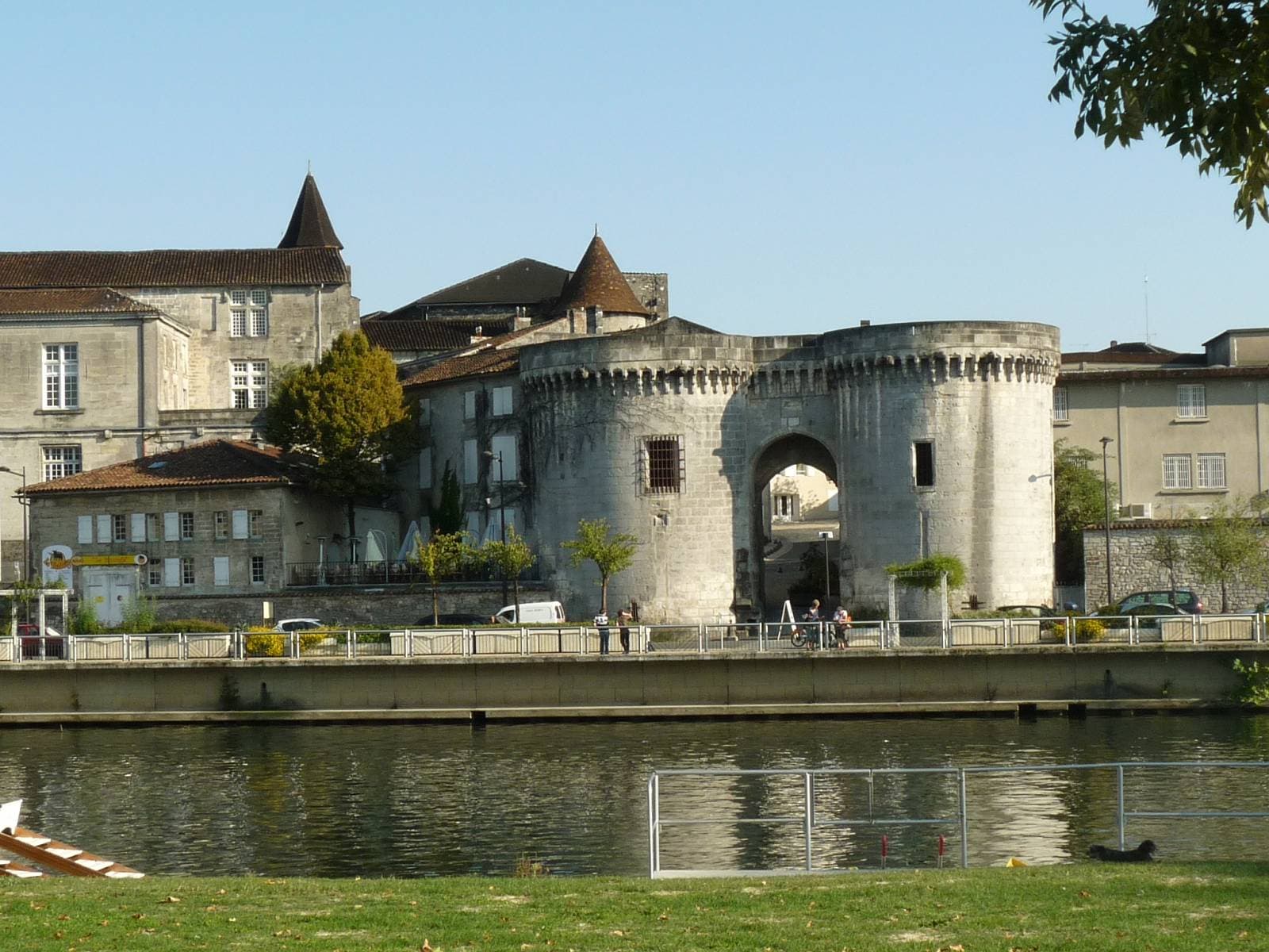 Airbnb Market in Cognac in June 2026: 270 Listings Analyzed