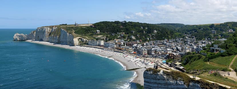 Marché Airbnb à Étretat en juin 2026 : 295 annonces analysées