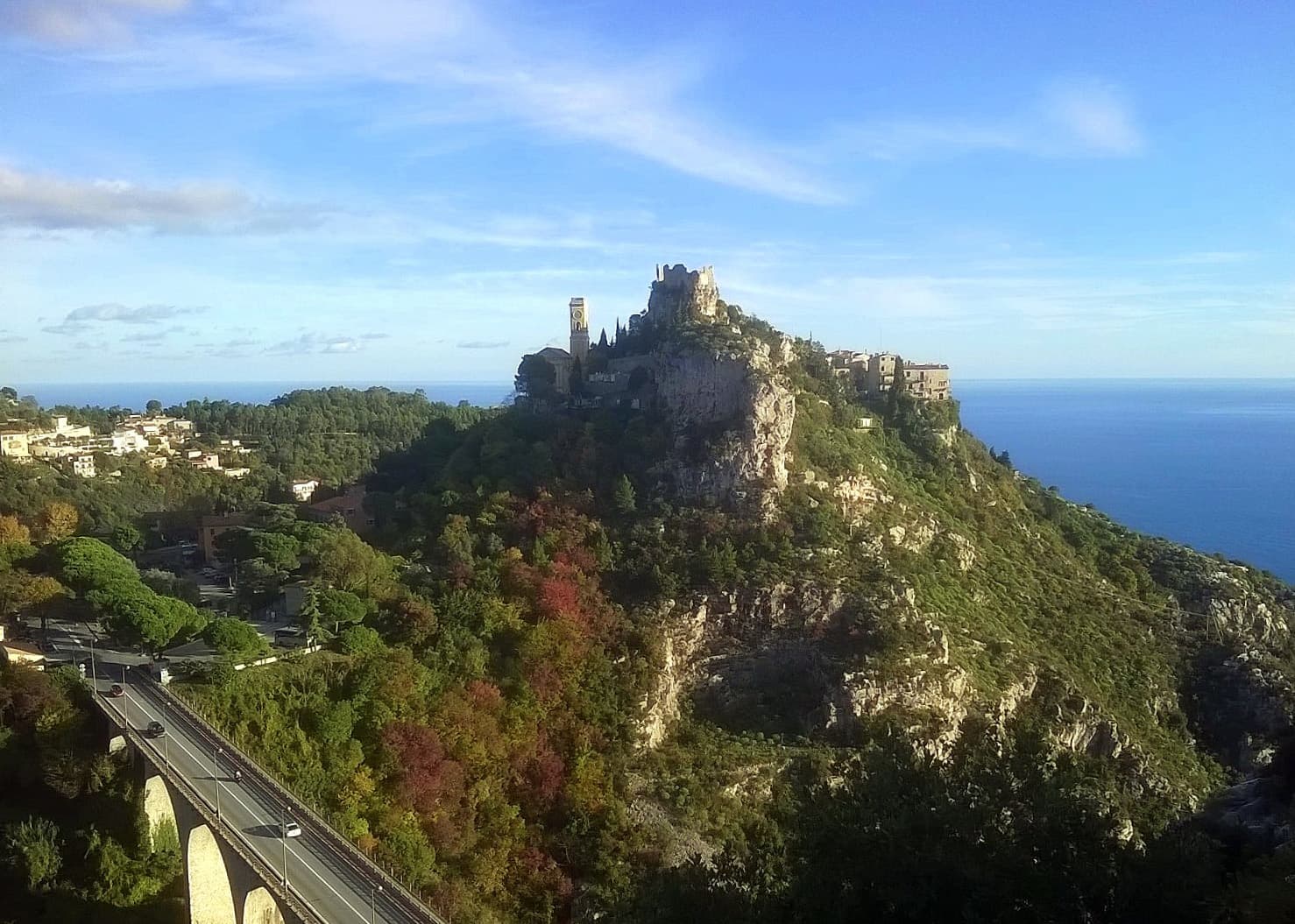 Airbnb Market in Èze in June 2026: 443 Listings Analyzed