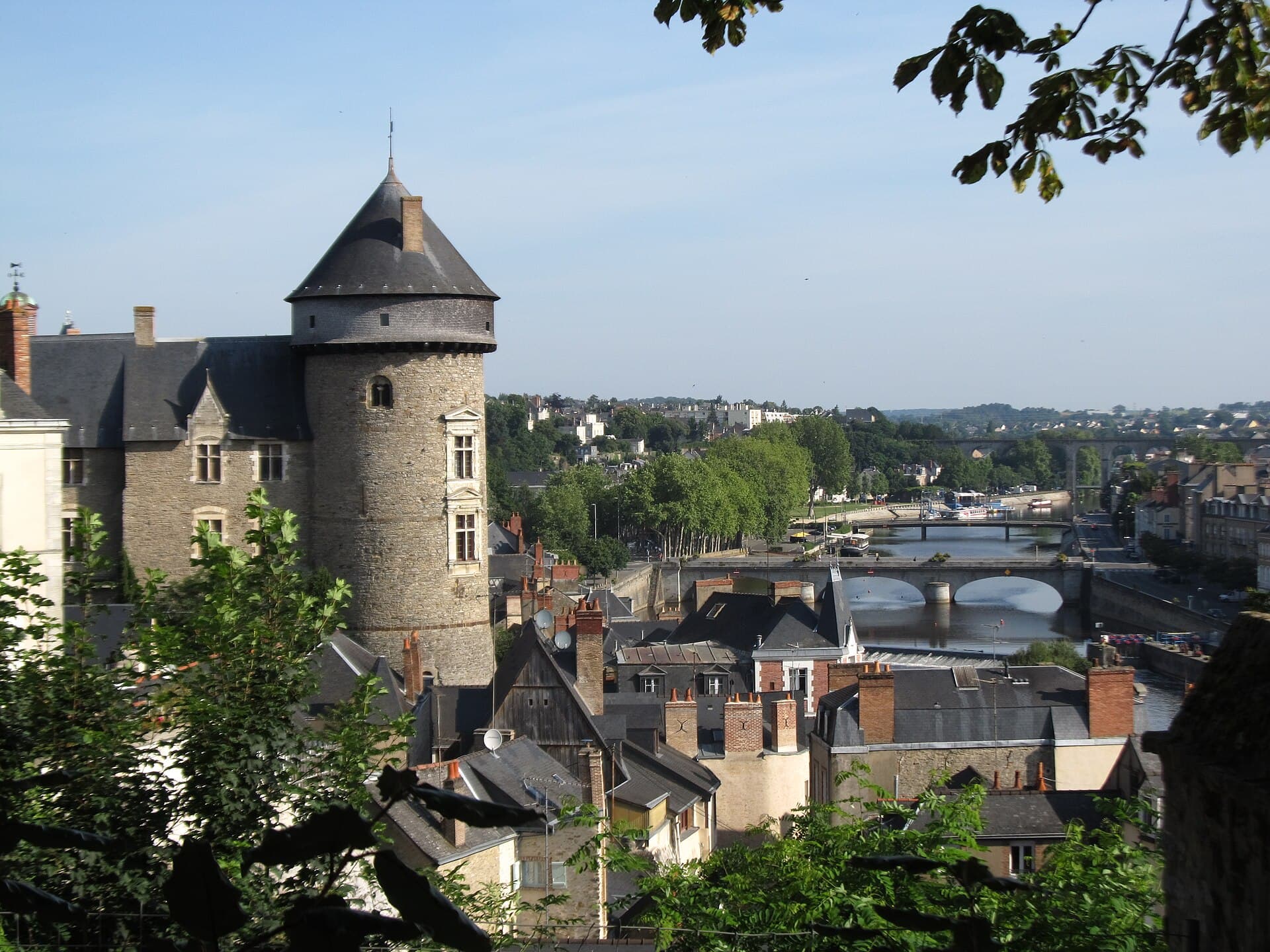 Airbnb Market in Laval in June 2026: 460 Listings Analyzed