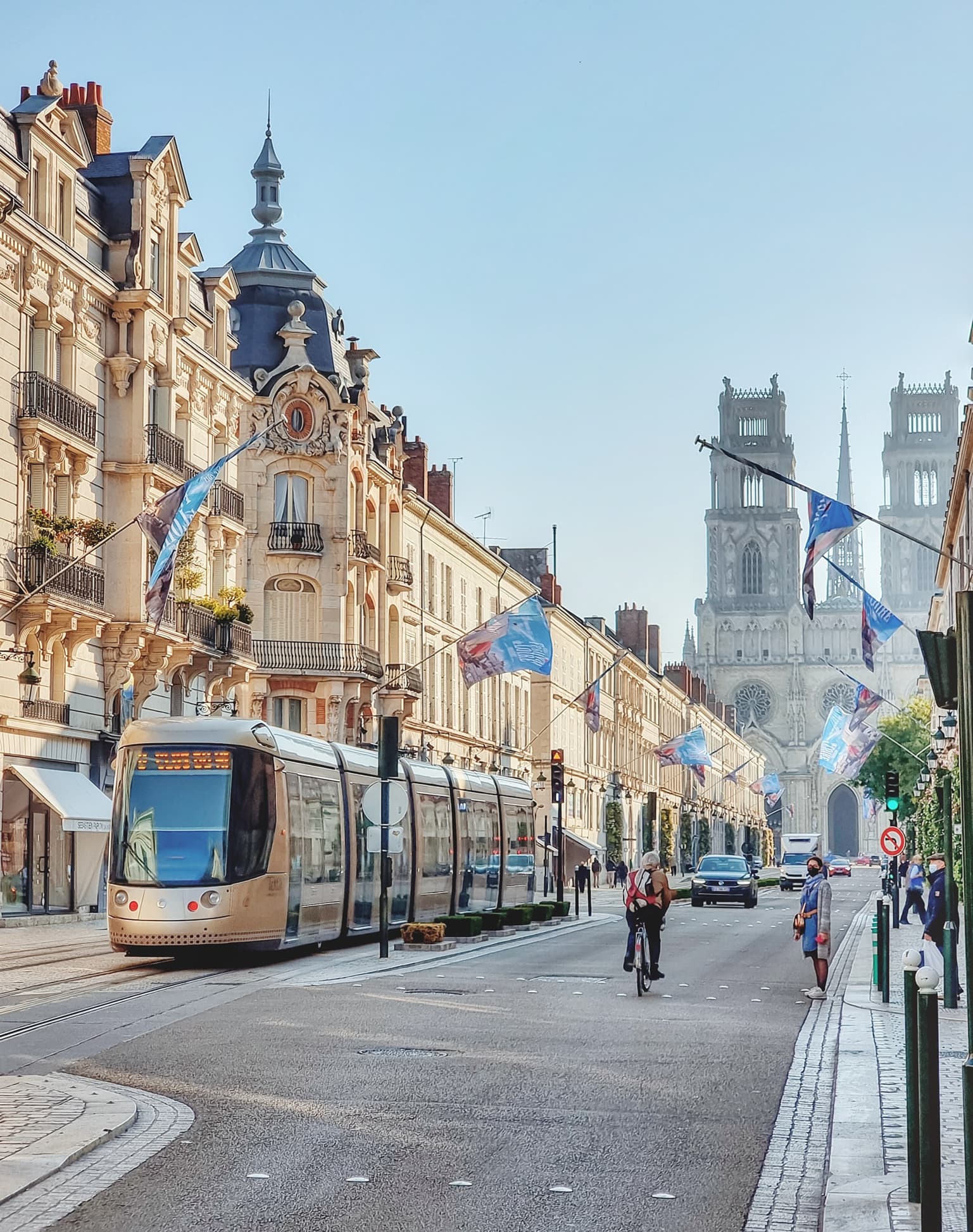 Airbnb Market in Orléans in June 2026: 1,245 Listings Analyzed