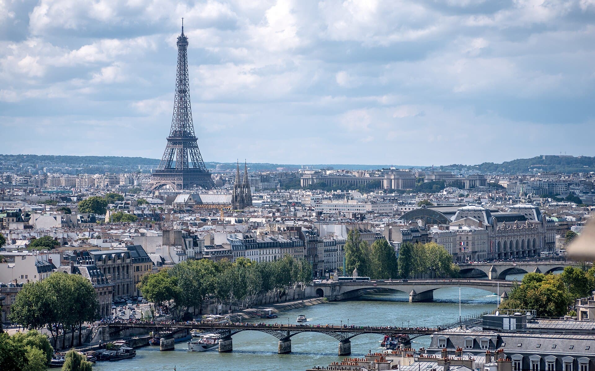 Airbnb Market in Paris in June 2026: 947 Listings Analyzed