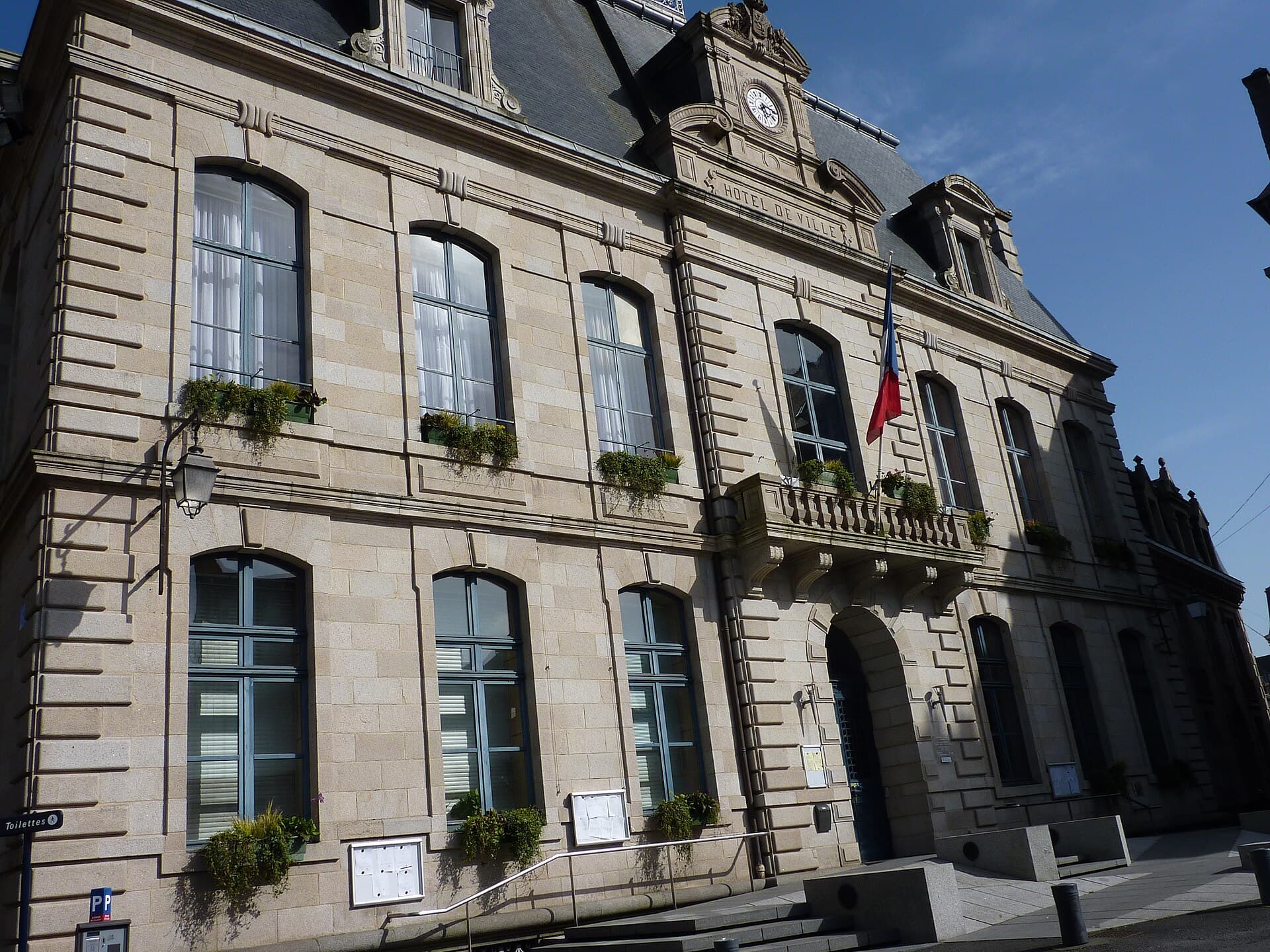 Airbnb Market in Saint-Brieuc in June 2026: 833 Listings Analyzed