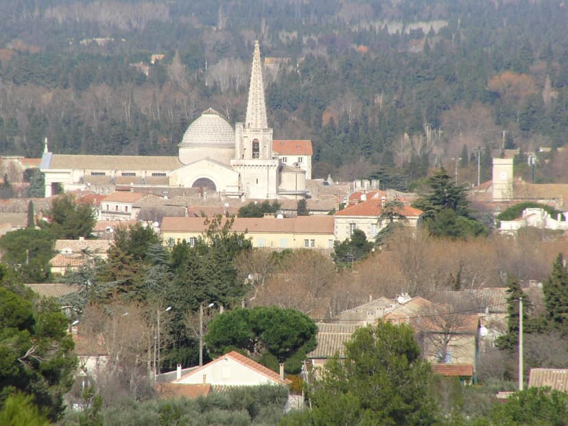 Marché Airbnb à Saint-Rémy-de-Provence en juin 2026 : 1 012 annonces analysées